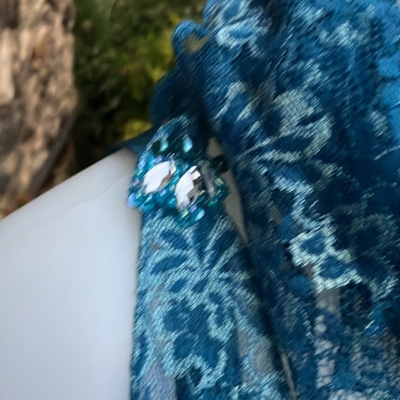 Modern Maids bridesmaid gown with jeweled hip brooch one shoulder lace size 10 - Picture 3 of 14